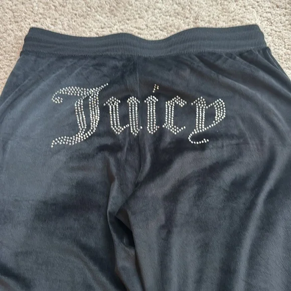 Juicy Black Velour Set - Picture 2 of 3